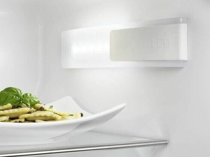 Встраиваемый холодильник Electrolux ENN 7853