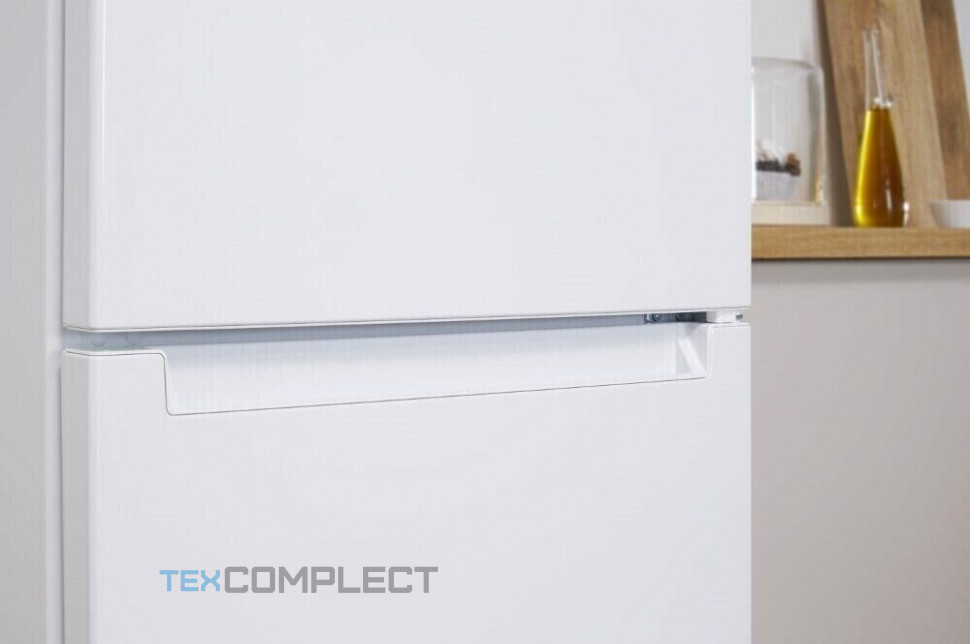 Холодильник Indesit DF 5200 B Холодильник Indesit DF 5200 B