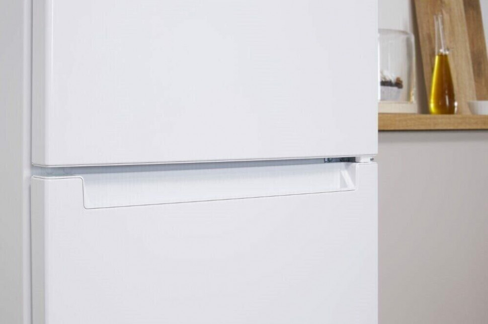 Холодильник Indesit DF 5200 E