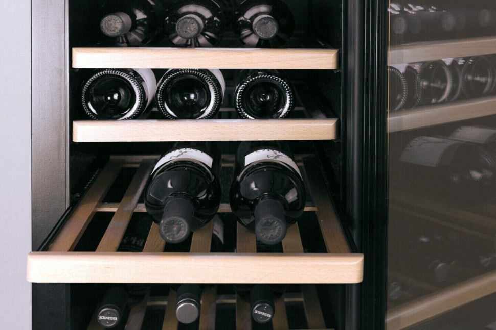 Винный шкаф Caso WineSafe 75