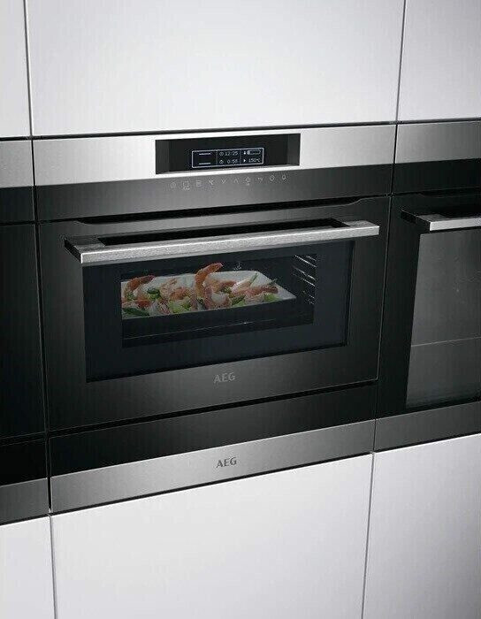 Электрический духовой шкаф AEG KMR 761000 W Электрический духовой шкаф AEG KMR 761000 W