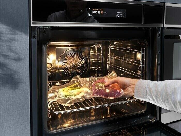 Электрический духовой шкаф Electrolux VKA 9S21 WX