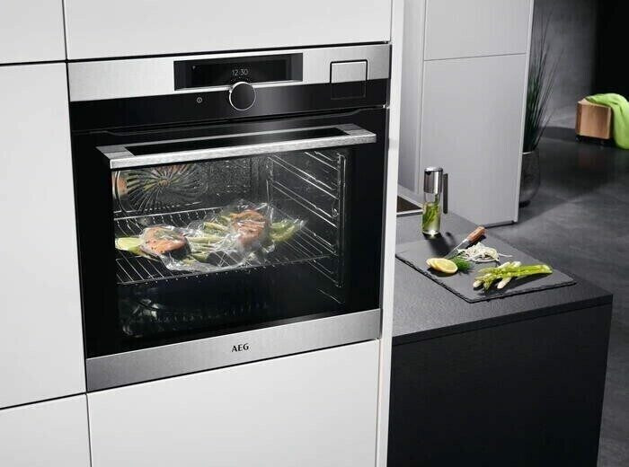 Электрический духовой шкаф AEG BSK 999330 M