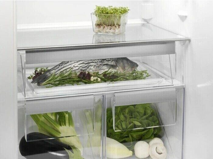 Холодильник Electrolux EN 93852 JW Холодильник Electrolux EN 93852 JW