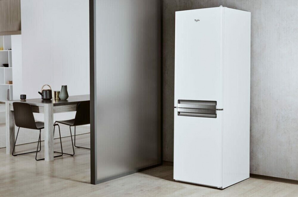 Холодильник Whirlpool BSNF 8121 W